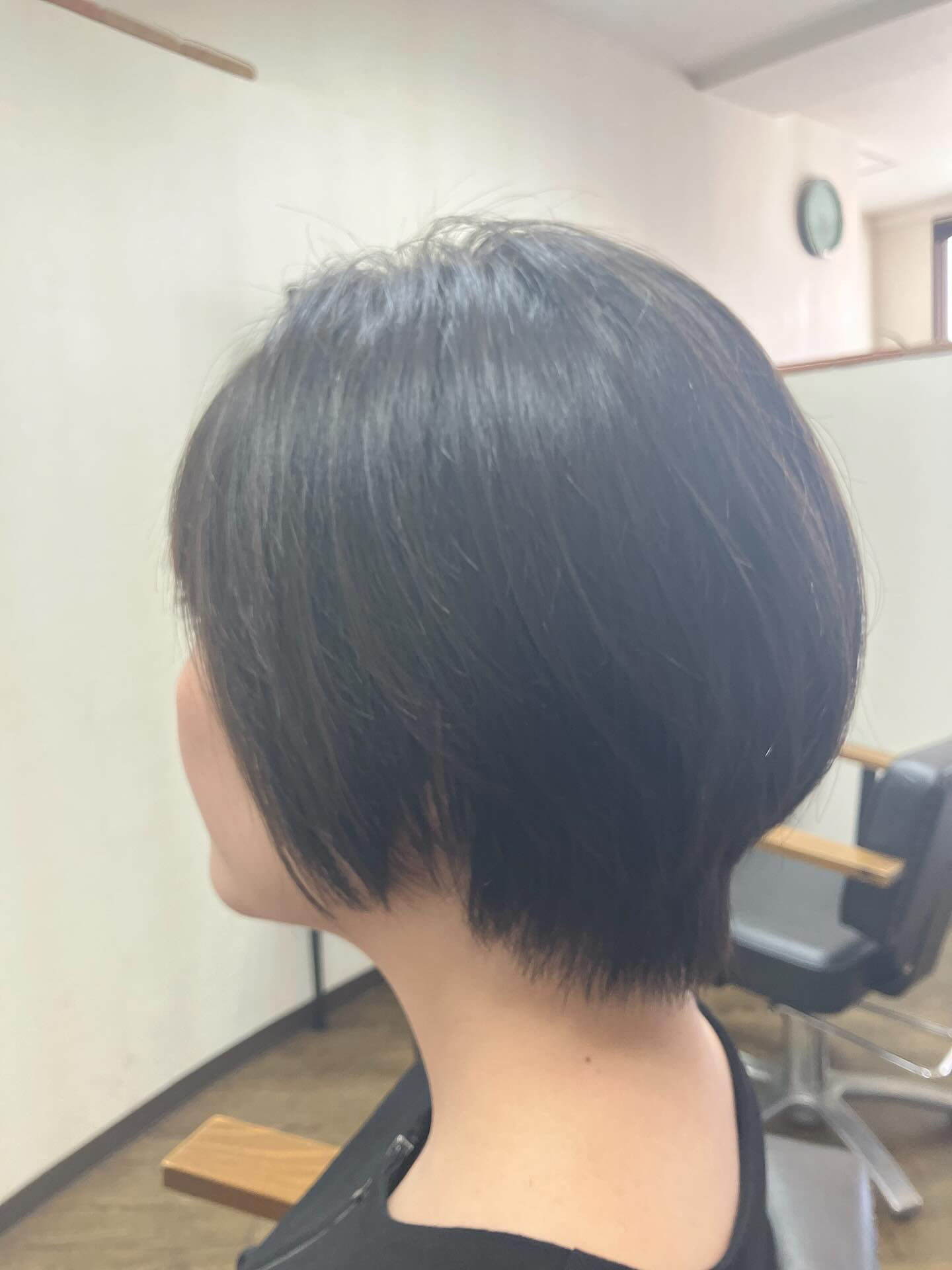 暑い日はボブからサッパリショートヘアスタイルにスタイルチェン